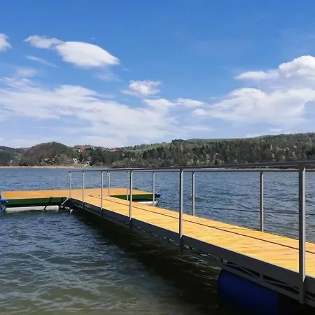 ヴィラ The House - Dom Nad Samym Jeziorem Roznowskim *