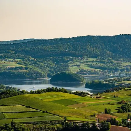 The House - Dom Nad Samym Jeziorem Roznowskim