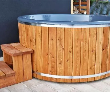 The House - Dom Nad Samym Jeziorem Roznowskim *