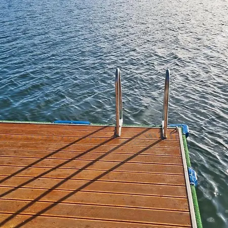 The House - Dom Nad Samym Jeziorem Roznowskim